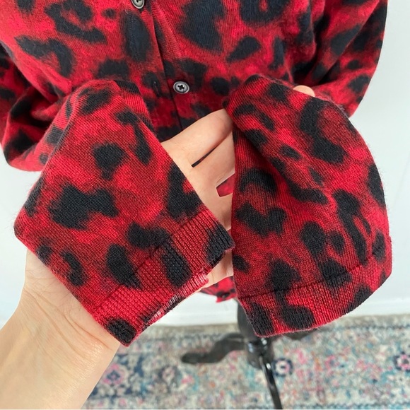 Talbots M P 100% Merino Wool Sweater Cardigan Cheetah Print Red Button Front - Picture 7 of 11
